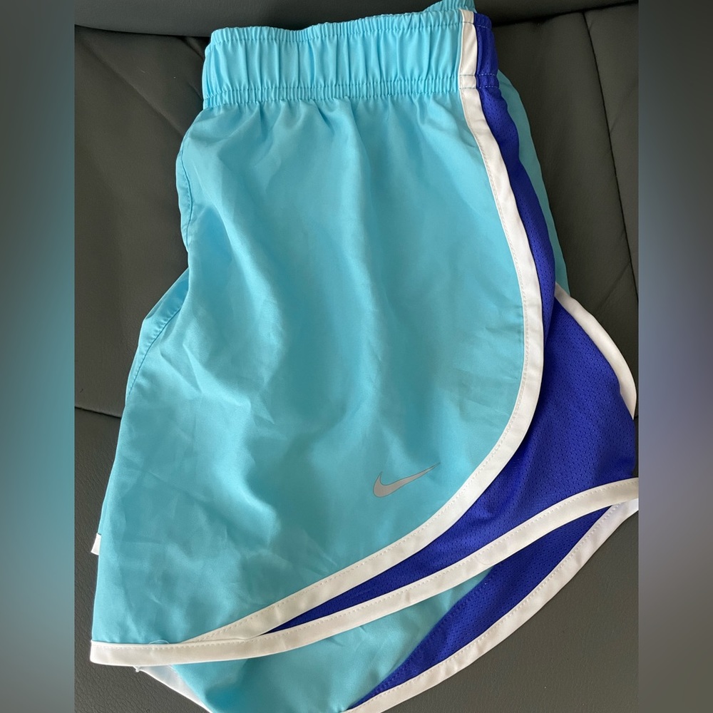 Nike women’s tempo running shorts. NWT